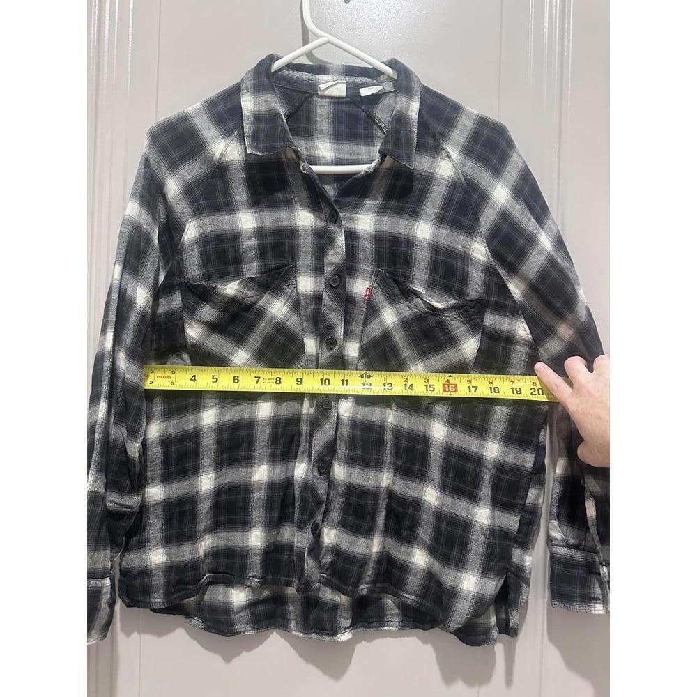 Levi's Black and White Plaid Button-Up Shirt - Picture 6 of 8